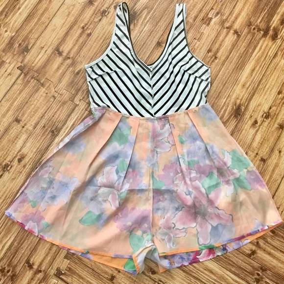 🔴 x3/$15🧡ADORABLE FLRL/STRIPED SLEEVELESS ROMPER - Picture 7 of 7